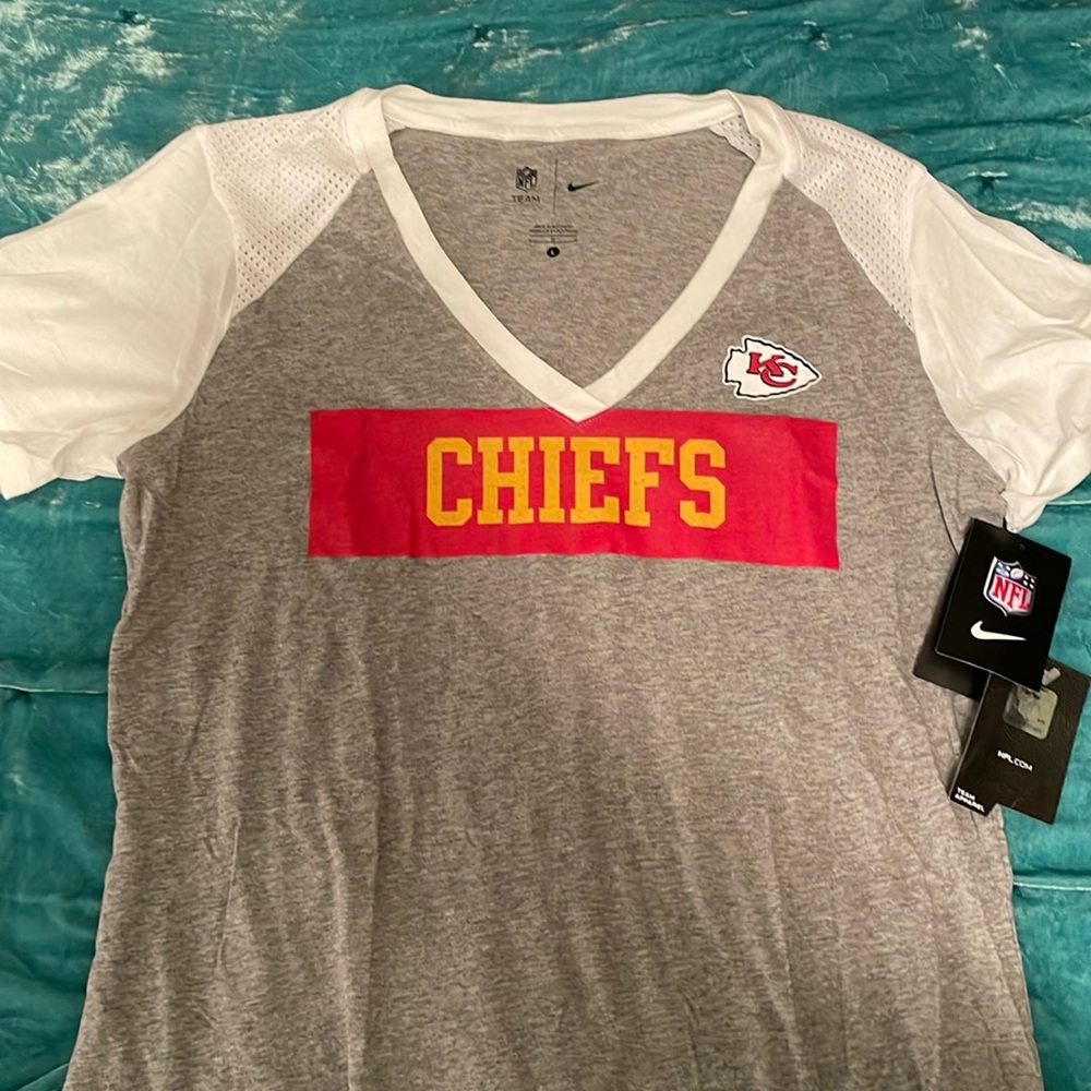 Nike NWT Kansas City Chiefs tee shirt
